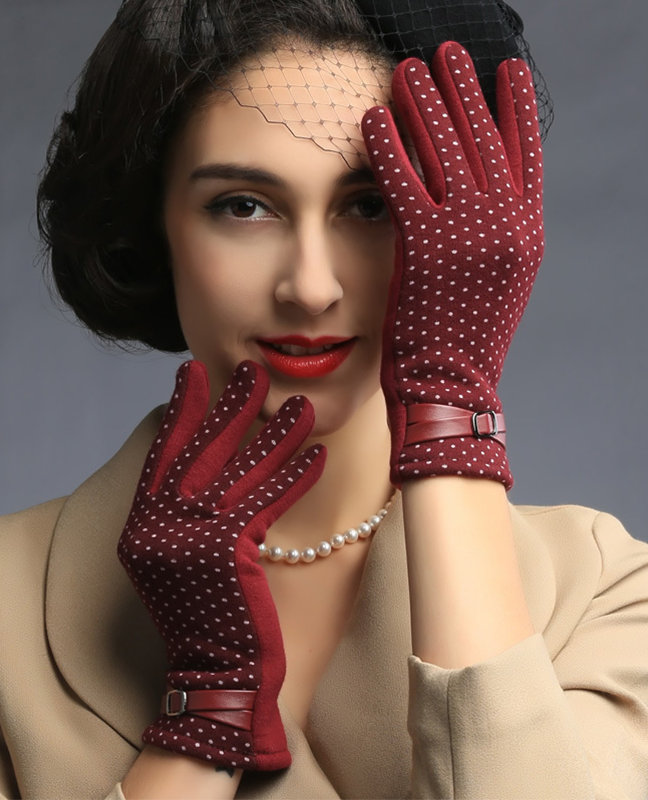 Plush Houndstooth Glove Plush Houndstooth Glove