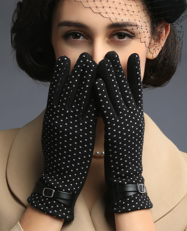 Plush Houndstooth Glove Plush Houndstooth Glove