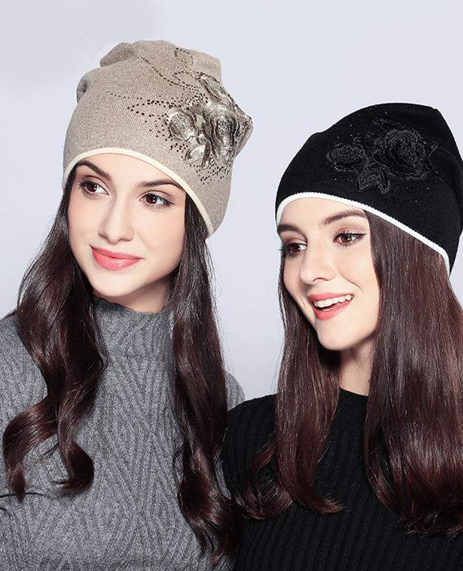 Vogue Flower Rhinestones Beanie Vogue Flower Rhinestones Beanie