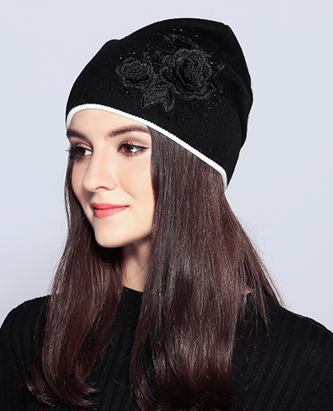 Vogue Flower Rhinestones Beanie Vogue Flower Rhinestones Beanie