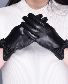 Alex Luxury  Mitten